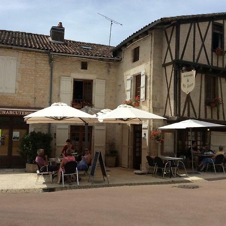 La Vieille Maison Rose Bed & Breakfast Nanteuil-en-Vallee Luaran gambar