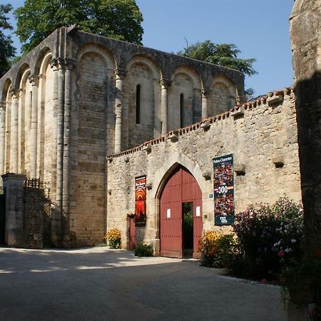 La Vieille Maison Rose Bed & Breakfast Nanteuil-en-Vallee Luaran gambar