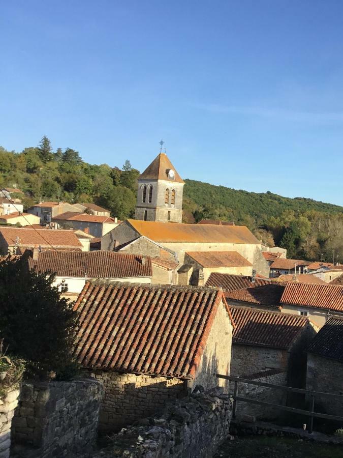 La Vieille Maison Rose Bed & Breakfast Nanteuil-en-Vallee Luaran gambar