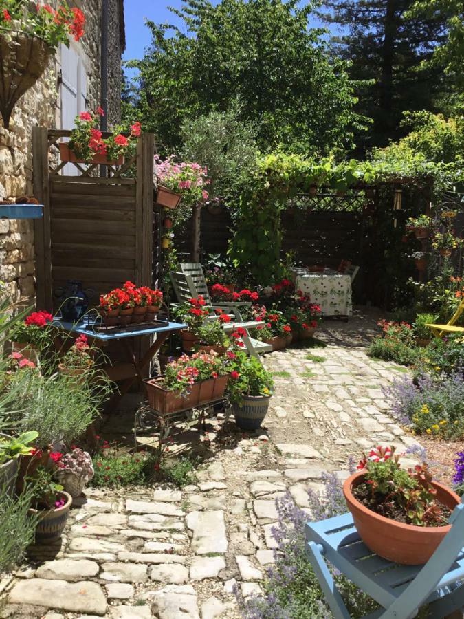 La Vieille Maison Rose Bed & Breakfast Nanteuil-en-Vallee Luaran gambar